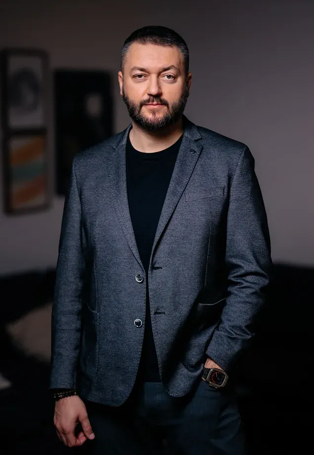 Vitaliy Sukhoy, zespół FBA